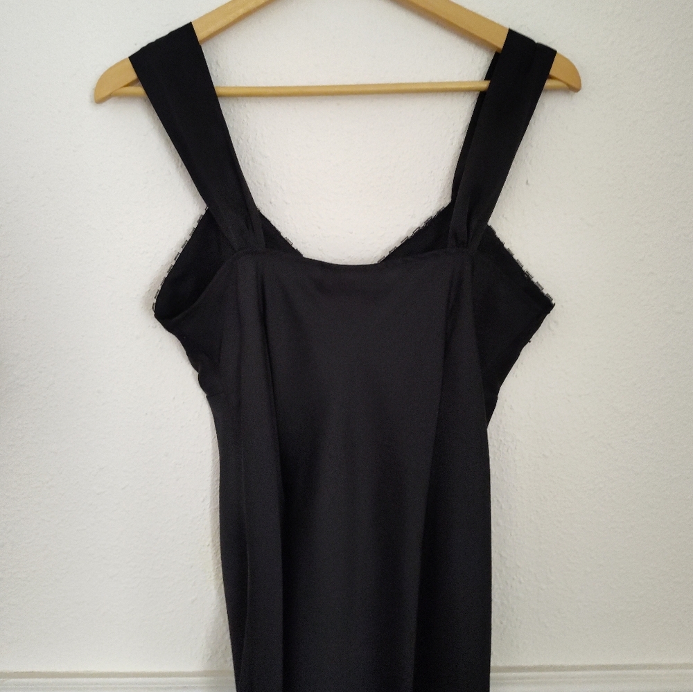 Black Sexy Feminine Lace Trimmed Camisole Size 8 = Medium See Measurements - Picture 3 of 3